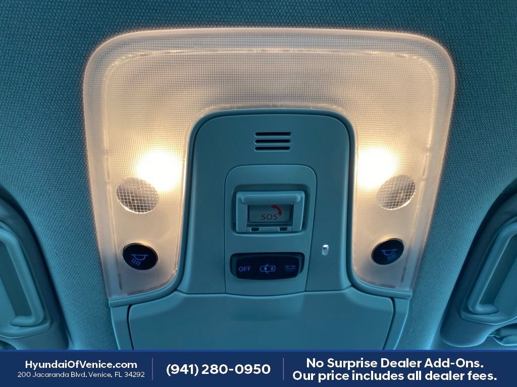 Used 2022 Toyota Prius LE FWD image 20