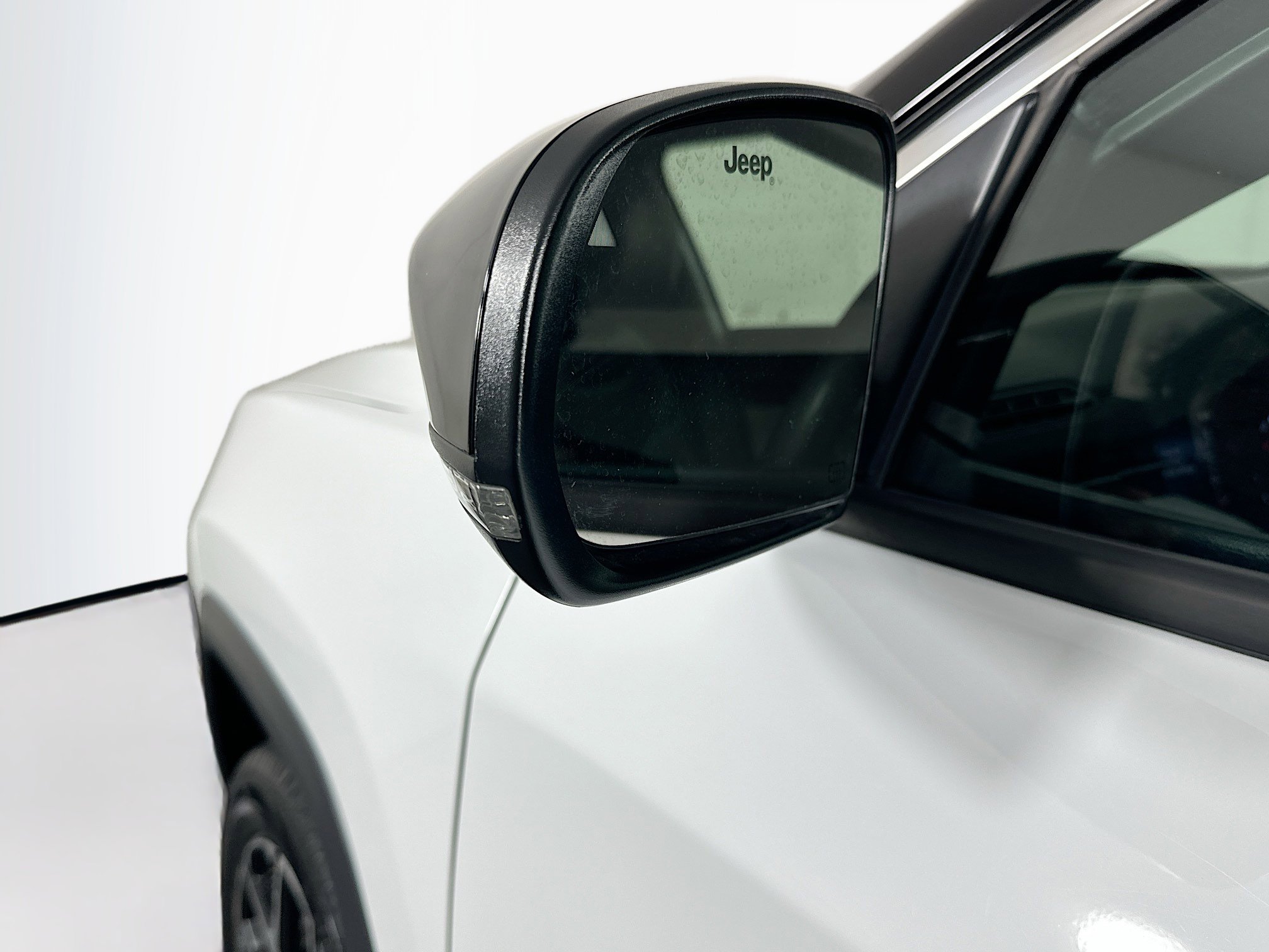 Used 2025 Jeep Compass Limited image 16