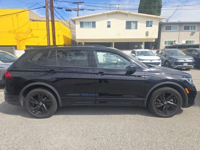 Used 2023 Volkswagen Tiguan SE R-Line image 1