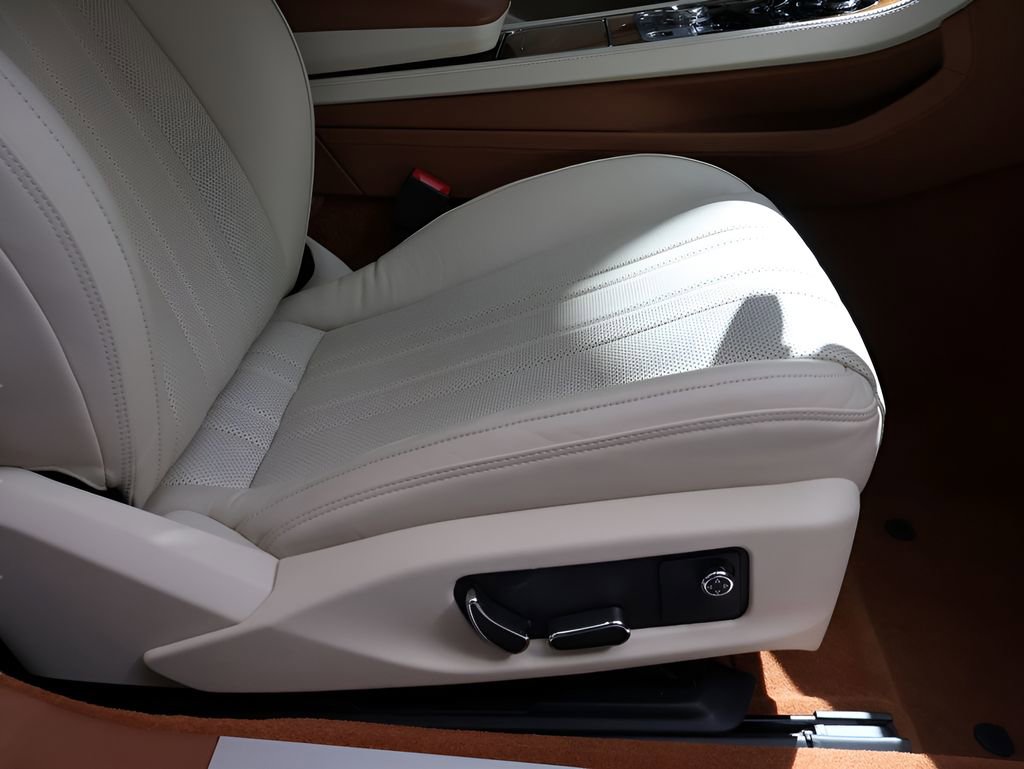 Used 2024 Bentley Continental GT image 11