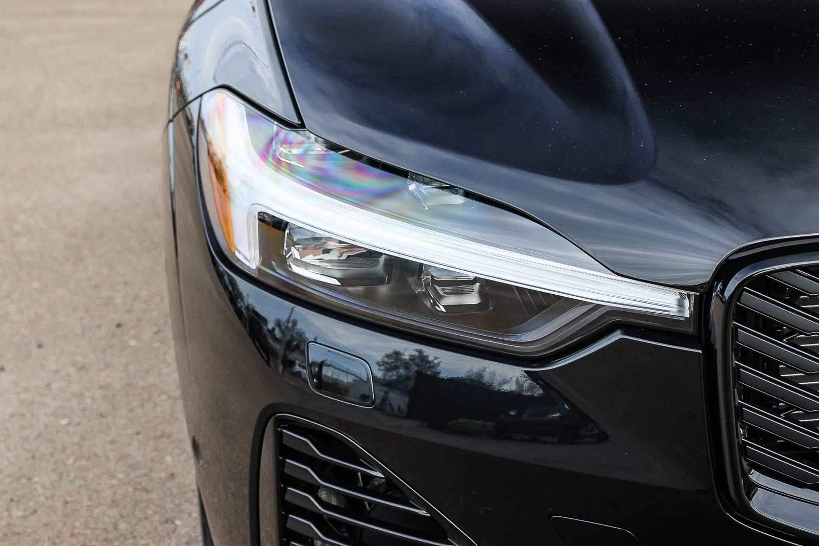 New 2026 Volvo XC60 T8 Plus w/ Protection Package Premier image 15