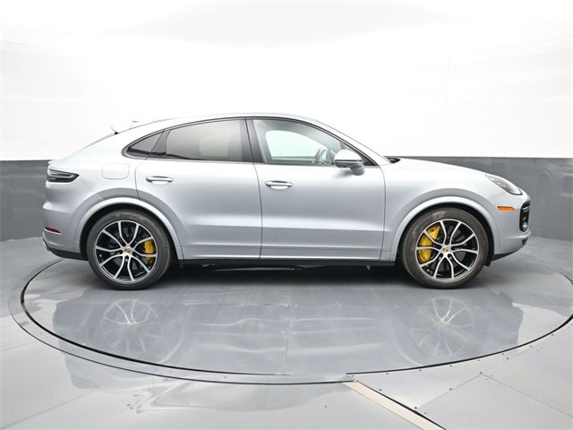 Used 2022 Porsche Cayenne Turbo image 24