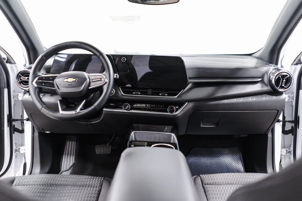 Used 2025 Chevrolet Equinox LT image 9