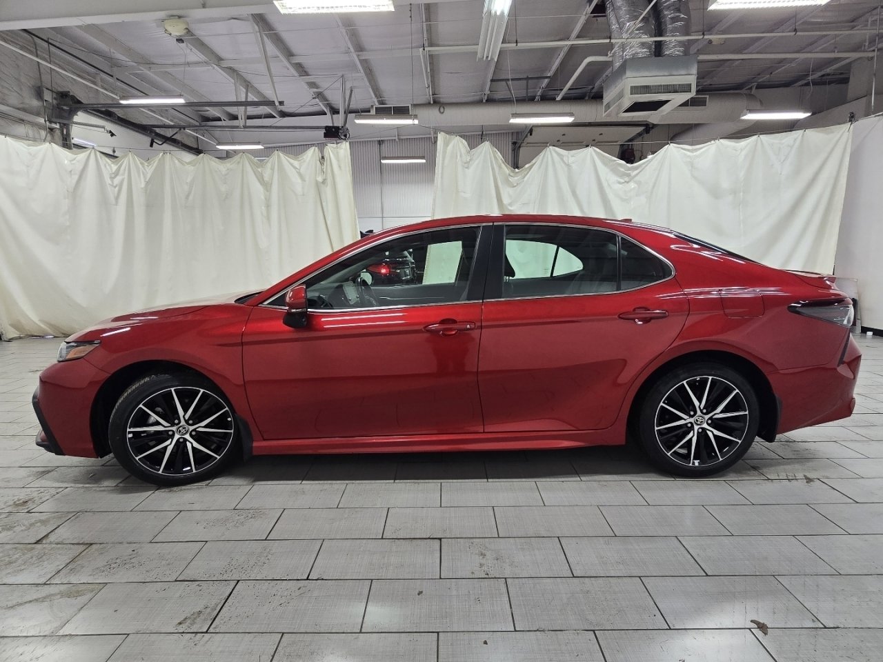 Certified 2023 Toyota Camry SE image 11