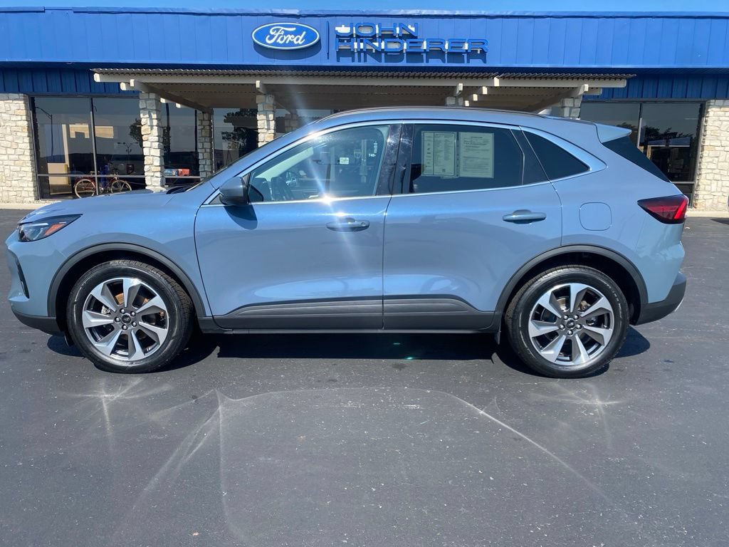 Used 2023 Ford Escape Platinum AWD/4WD image 6