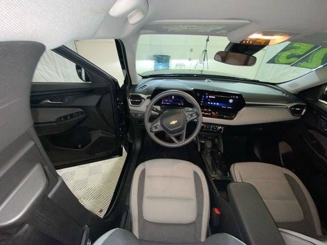 Used 2025 Chevrolet TrailBlazer LT AWD/4WD image 34