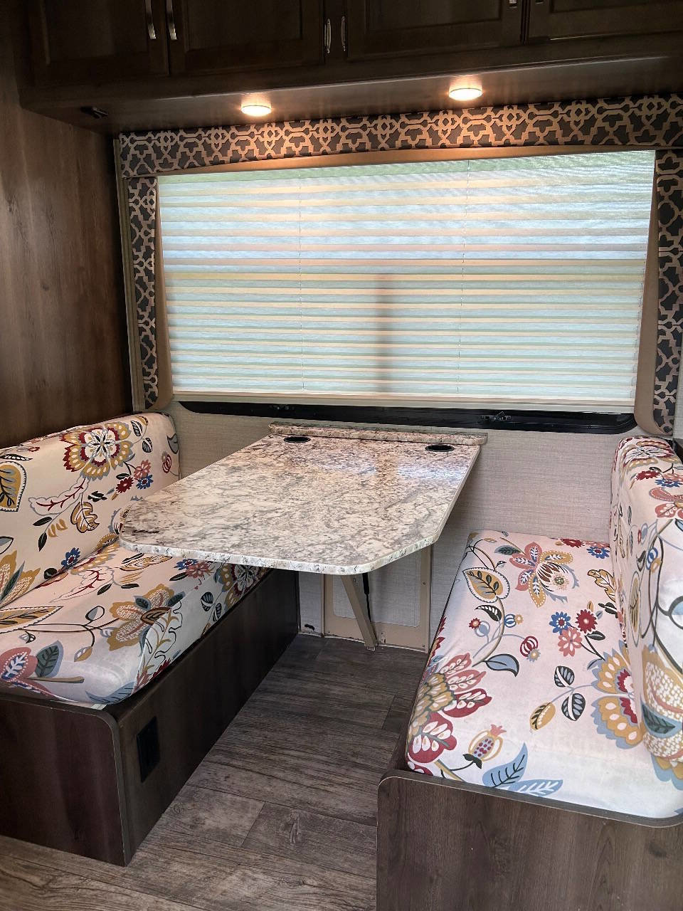 Used 2017 Ford E-450 and Econoline 450 Super Duty w/ Motorhome Prep Package image 11