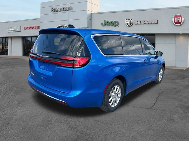 New 2026 Chrysler Pacifica Select FWD image 7