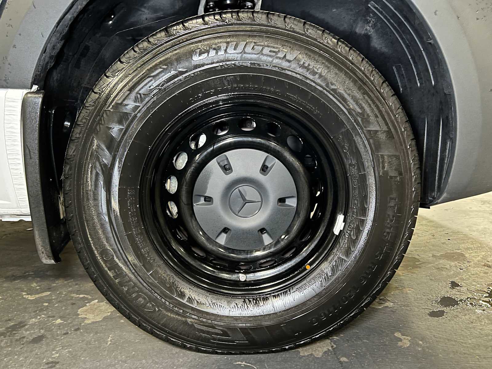 Used 2025 Mercedes-Benz Sprinter 2500 image 9