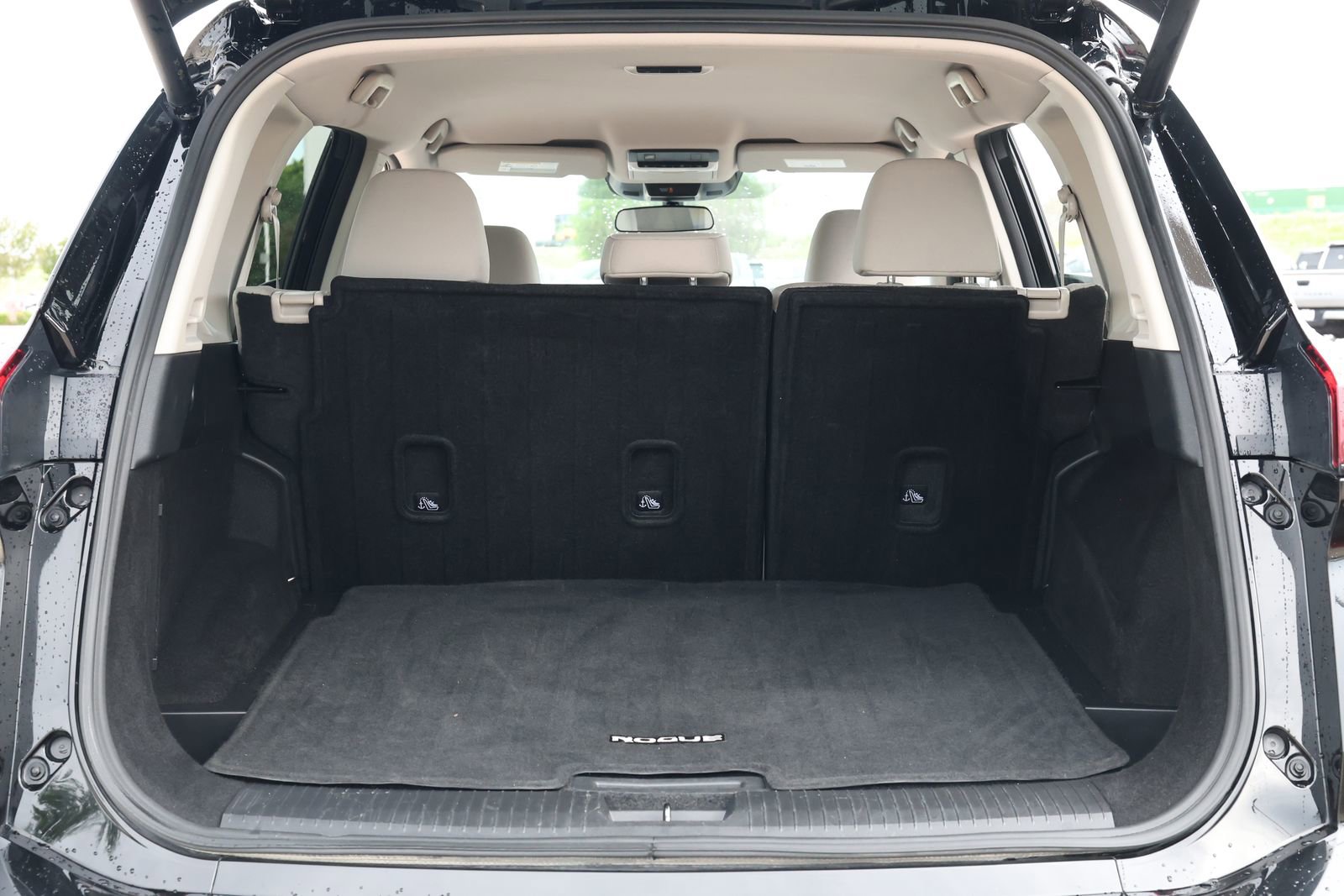 Used 2024 Nissan Rogue SV image 34