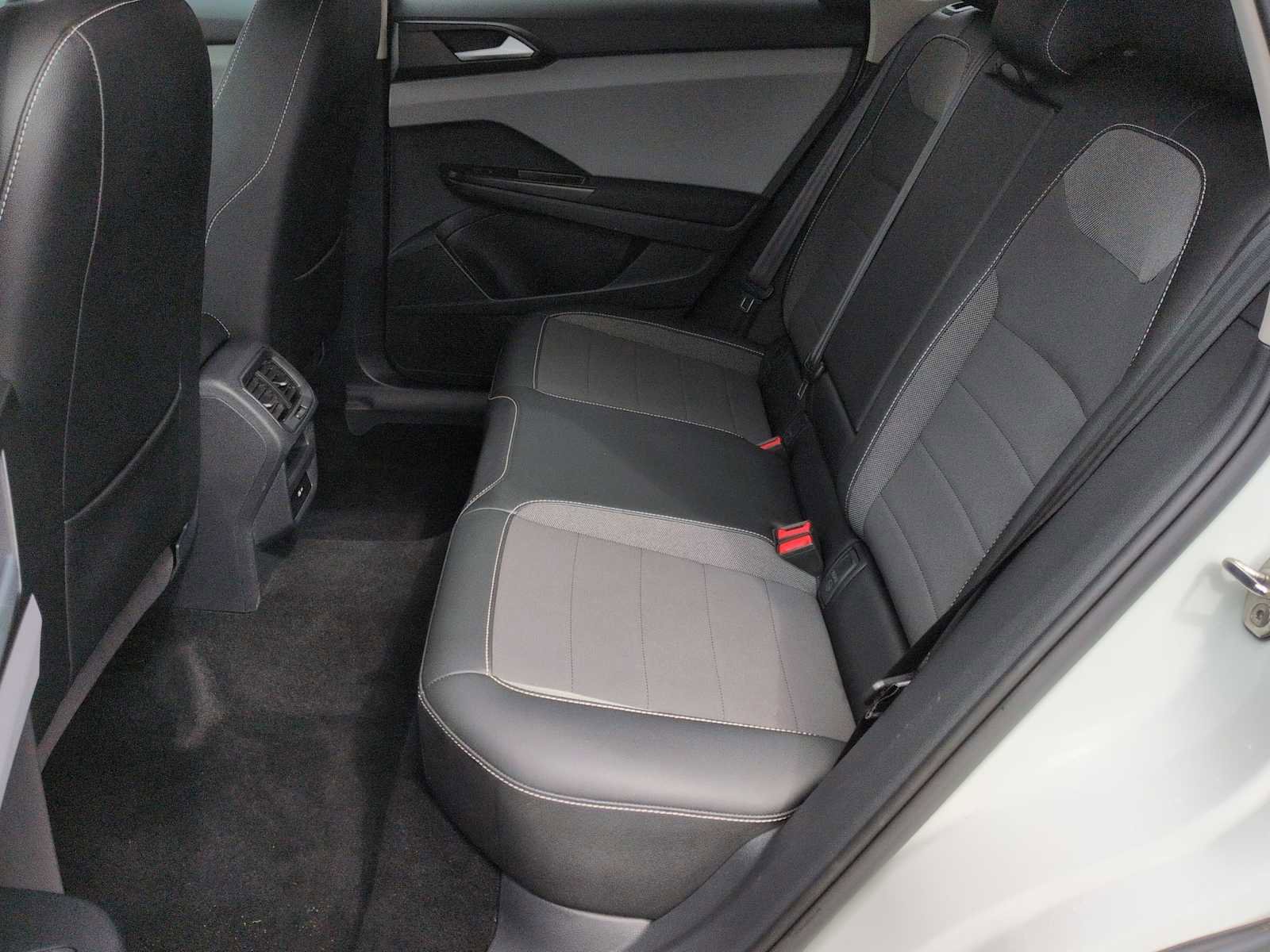 Used 2022 Volkswagen Taos SE image 20