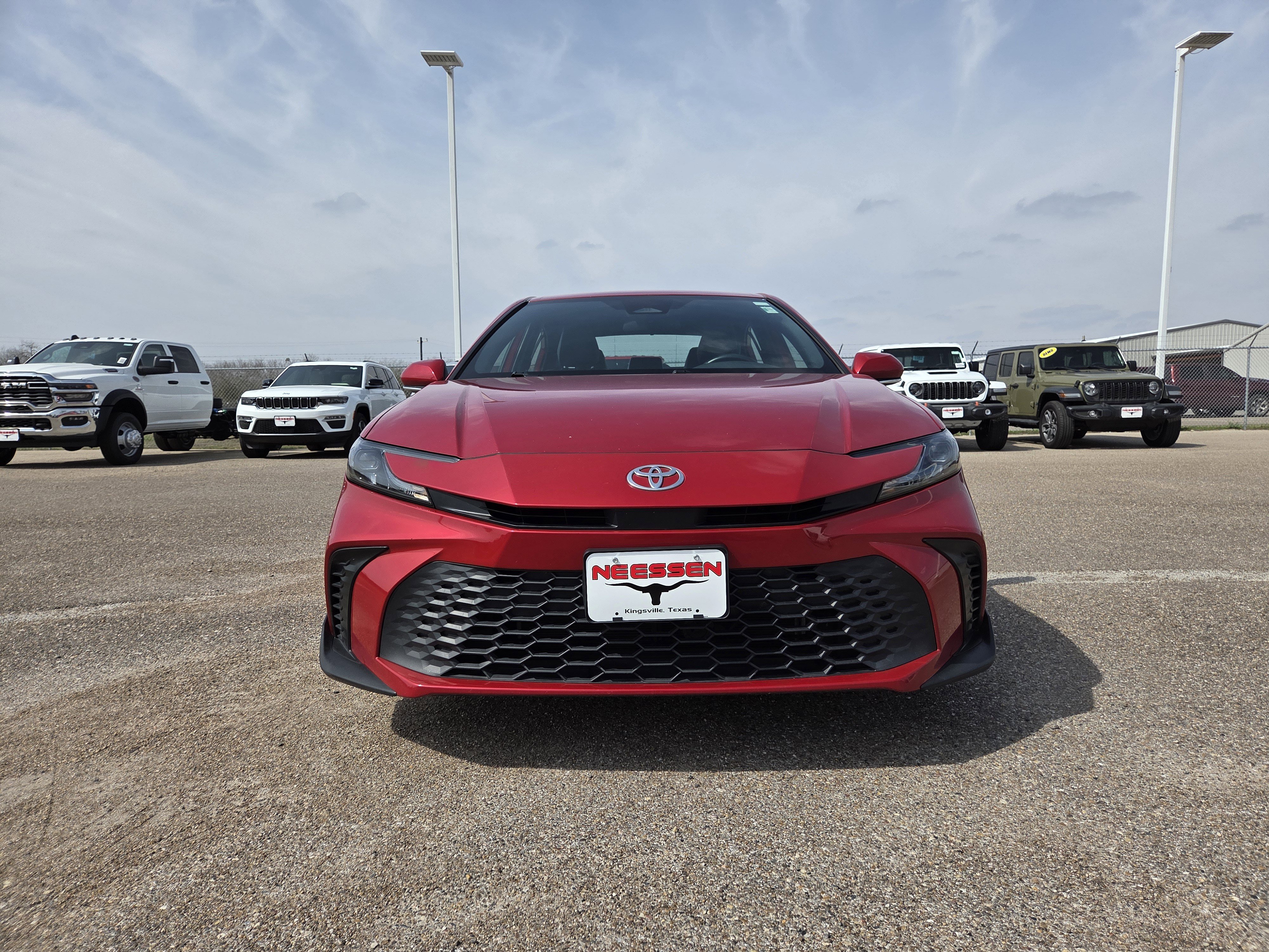 Used 2025 Toyota Camry SE image 2