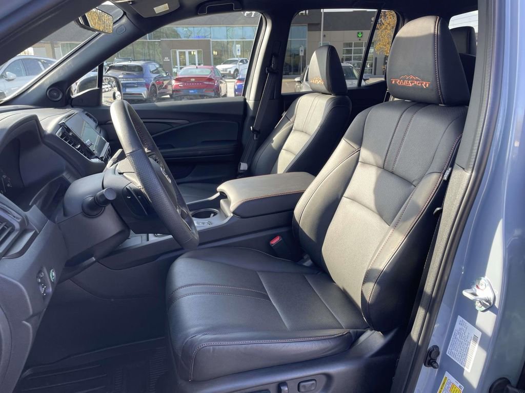 Used 2025 Honda Ridgeline TrailSport image 8