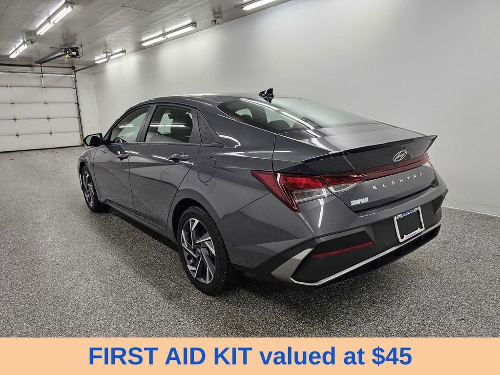 Used 2025 Hyundai Elantra Sport w/ Cargo Package FWD image 7