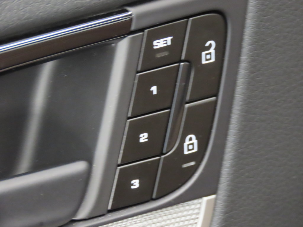 Certified 2026 Porsche Cayenne S AWD/4WD image 37