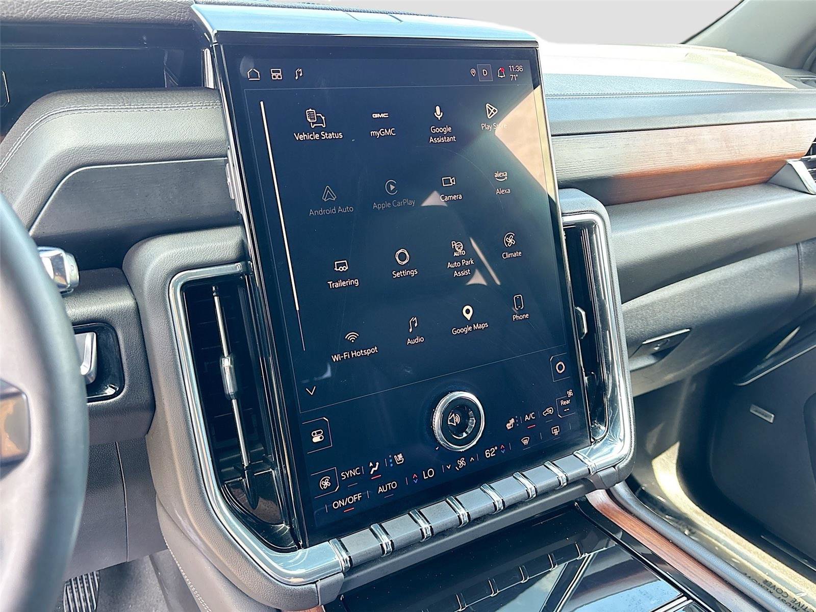 Used 2025 GMC Yukon Denali RWD image 15