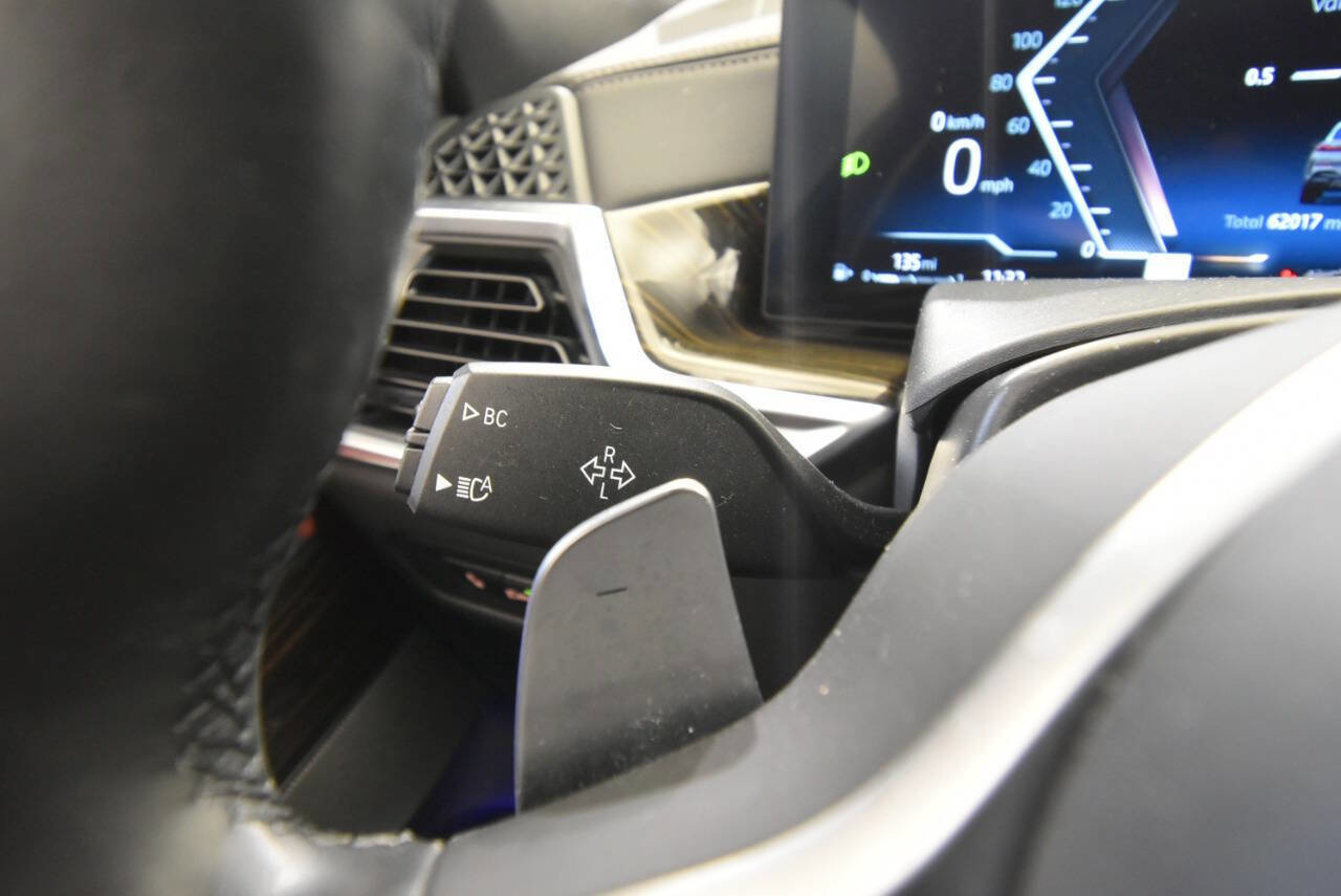 Used 2025 BMW X6 xDrive40i w/ Climate Comfort Package image 36