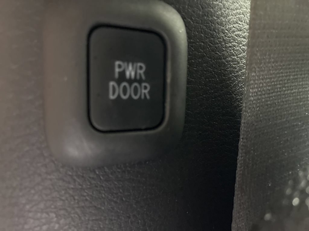 Used 2025 Toyota Sienna XLE AWD/4WD image 28