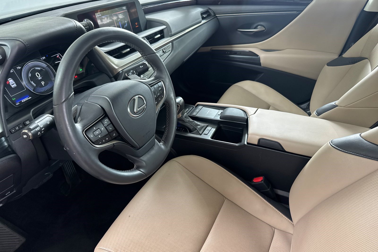 Certified 2020 Lexus ES 300h w/ Premium Package FWD image 11