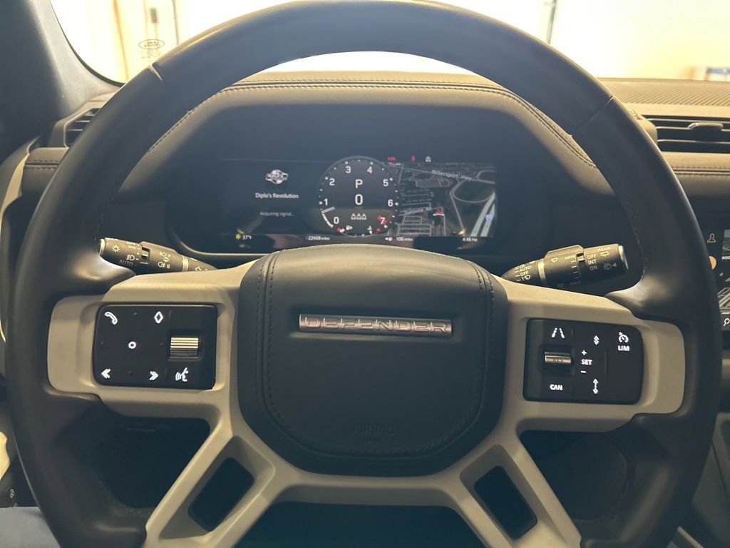 Used 2023 Land Rover Defender 90 X-Dynamic SE image 12