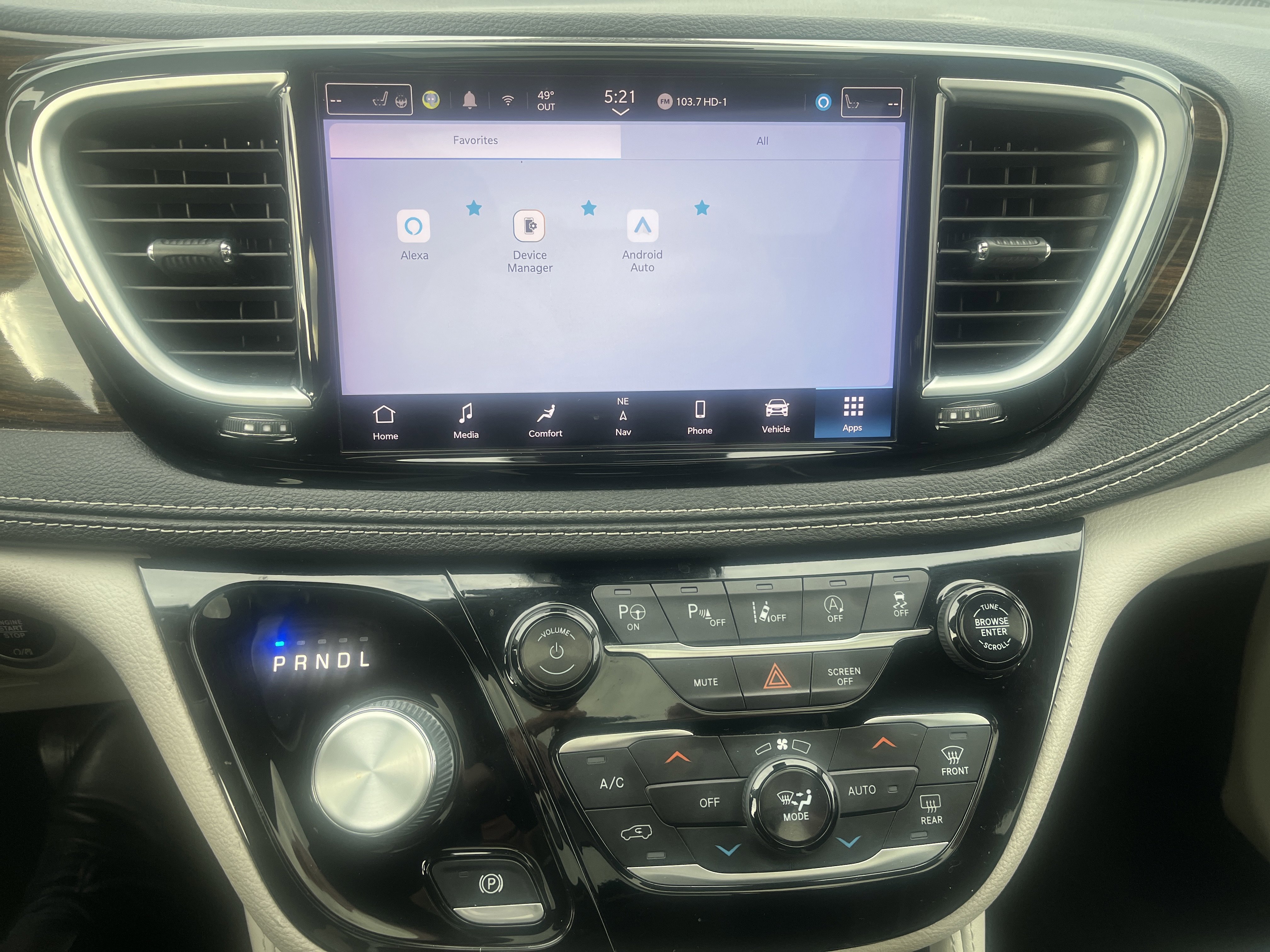 Used 2022 Chrysler Pacifica Limited FWD image 32