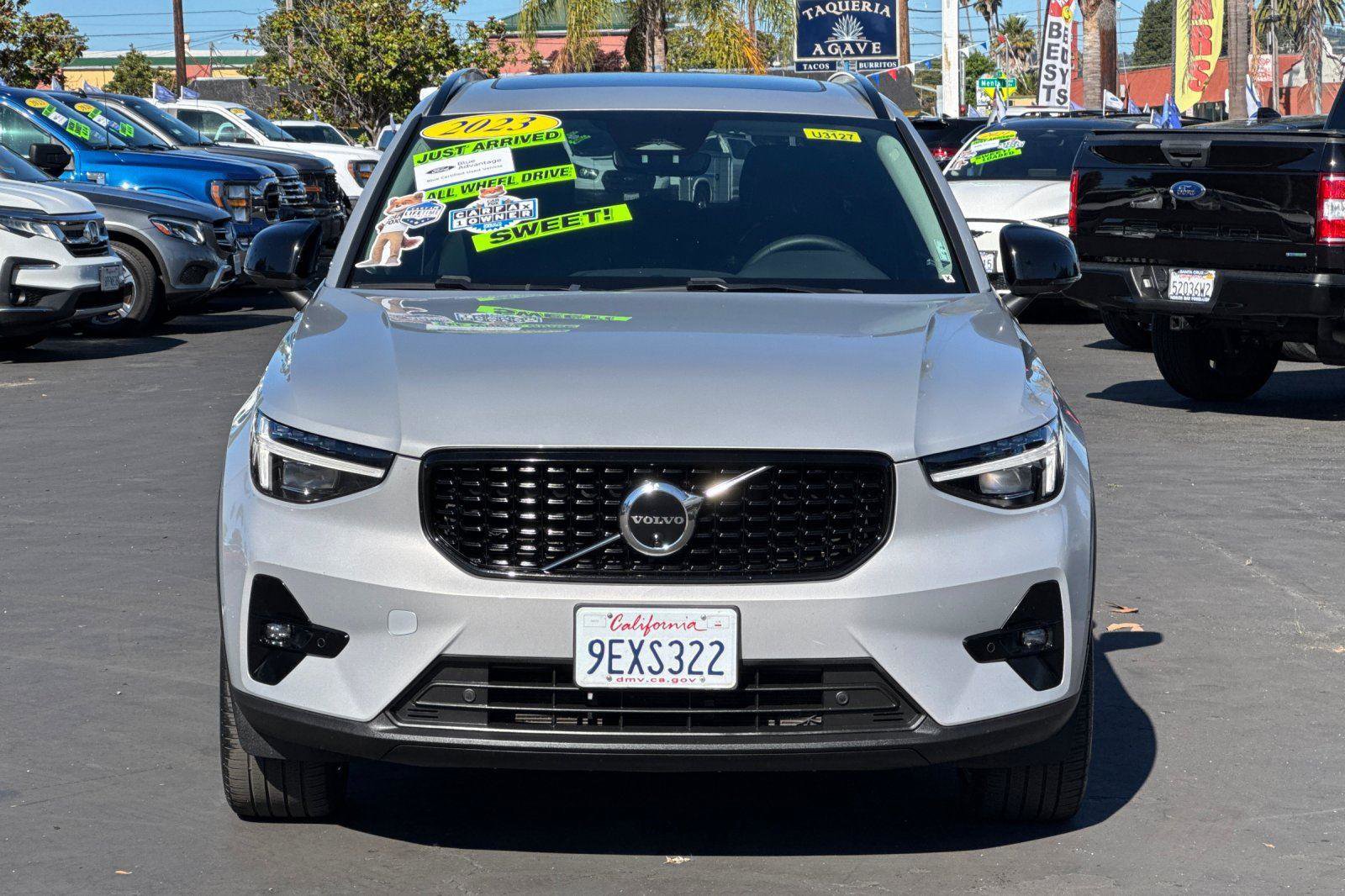 Used 2023 Volvo XC40 B5 Ultimate w/ Protection Package Premier image 2