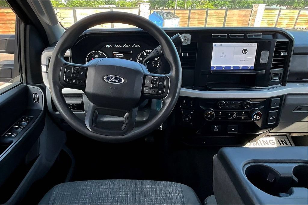 Used 2023 Ford F350 XLT AWD/4WD image 4