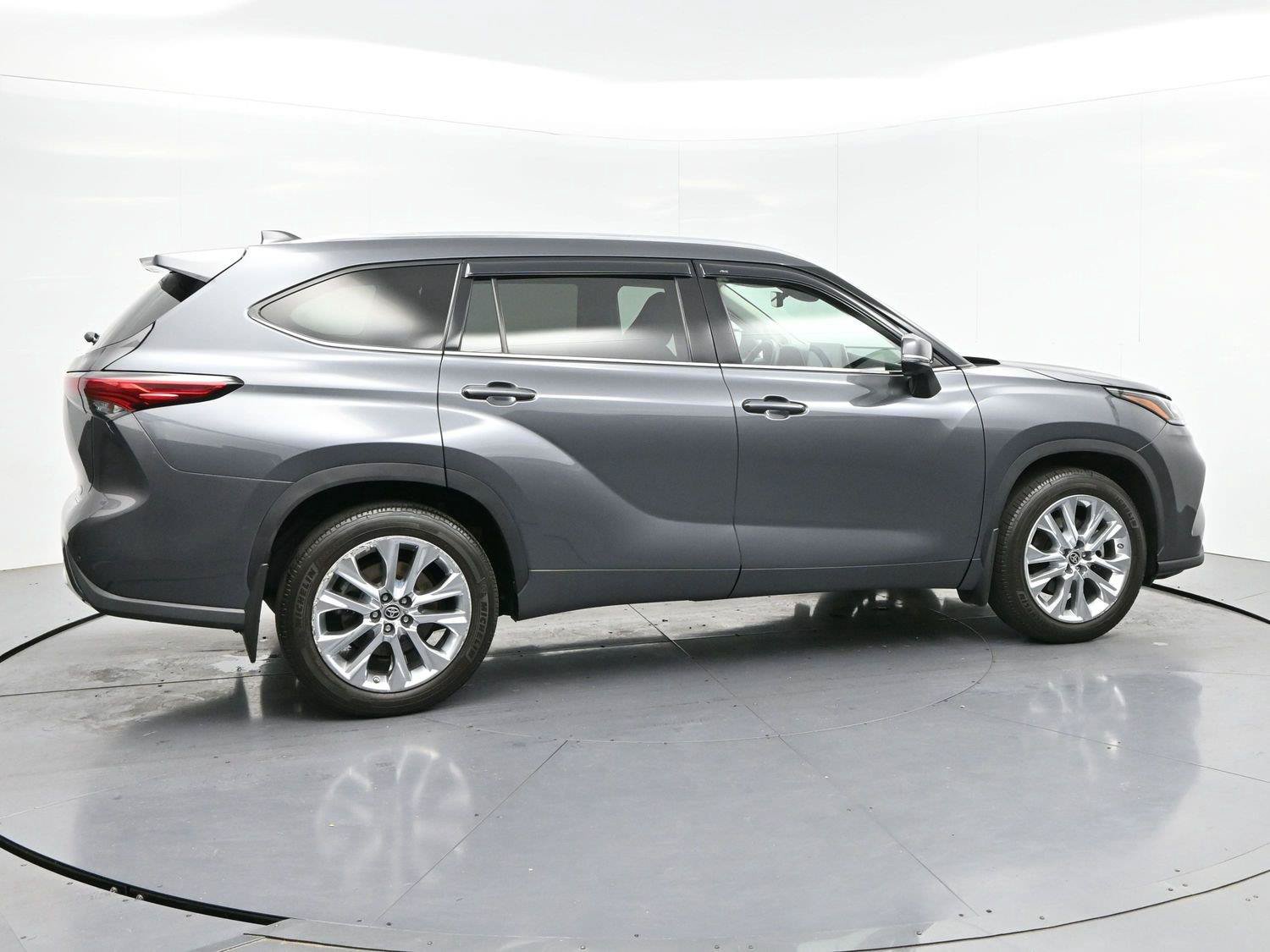 Used 2021 Toyota Highlander Limited AWD/4WD image 8