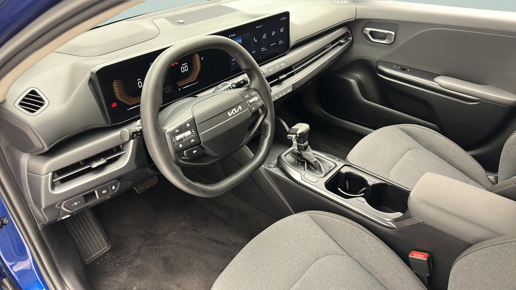 Used 2025 Kia K4 LXS FWD image 12
