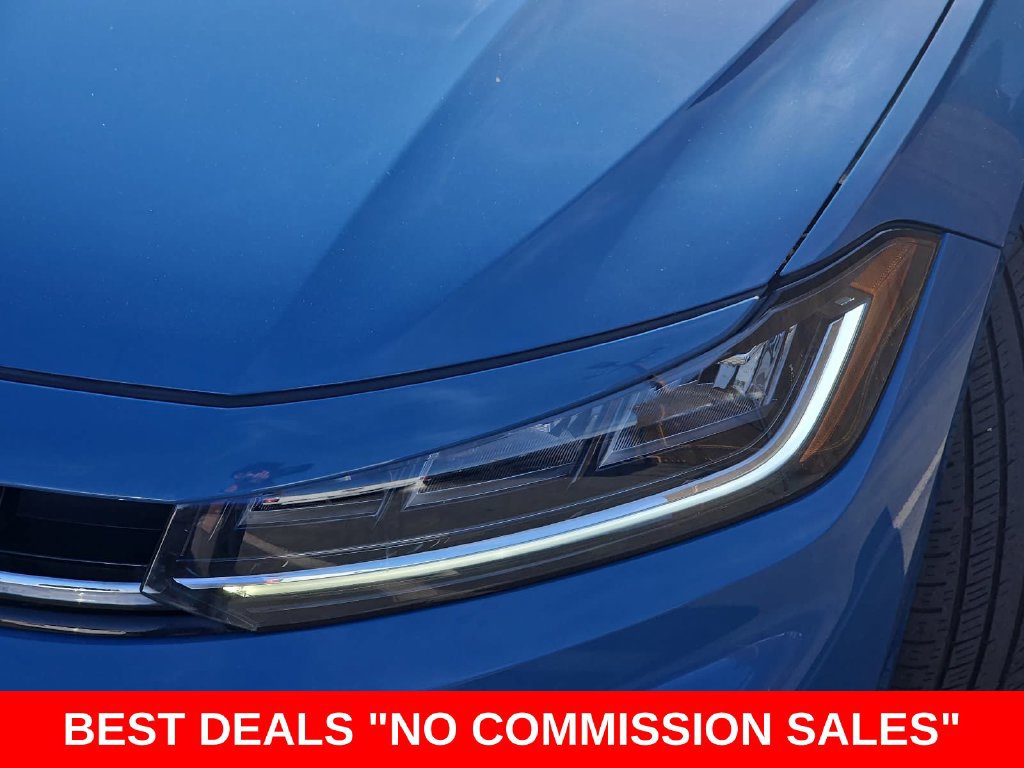 Used 2025 Volkswagen Jetta Sport FWD image 32