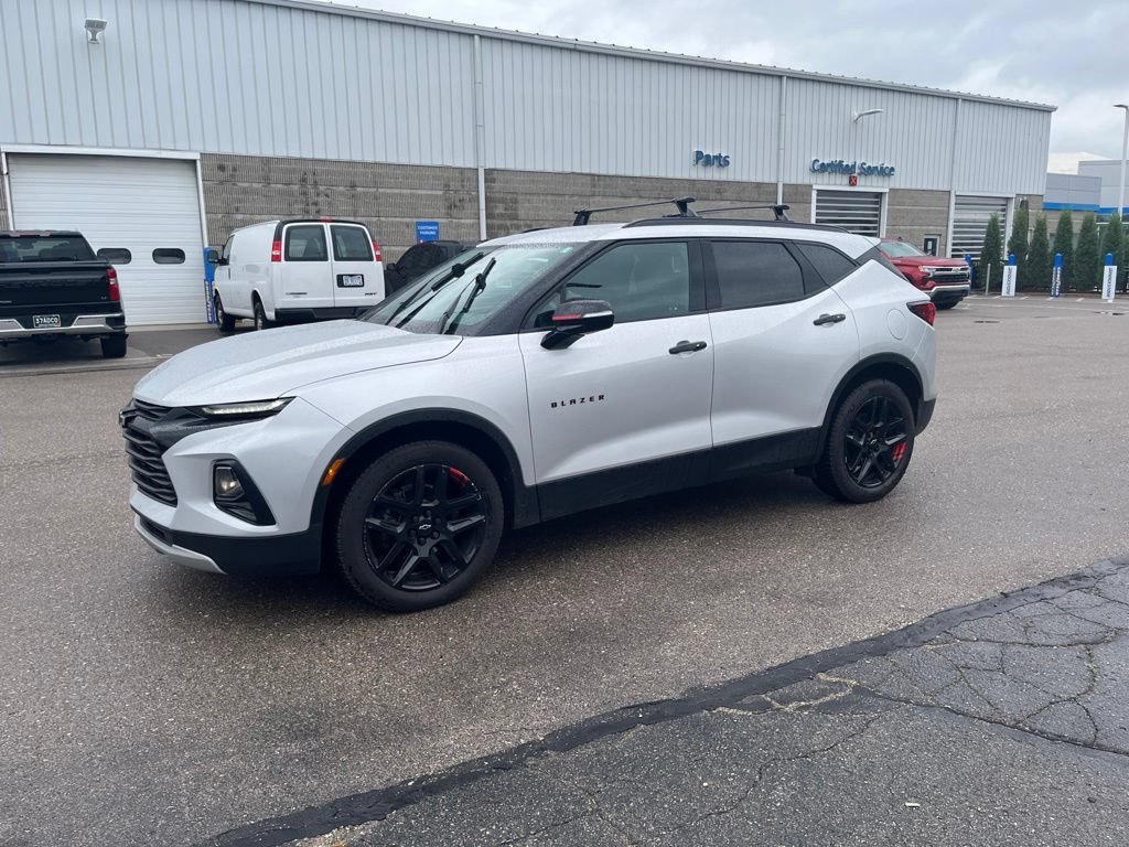 Used 2021 Chevrolet Blazer LT w/ Redline Edition AWD/4WD image 3