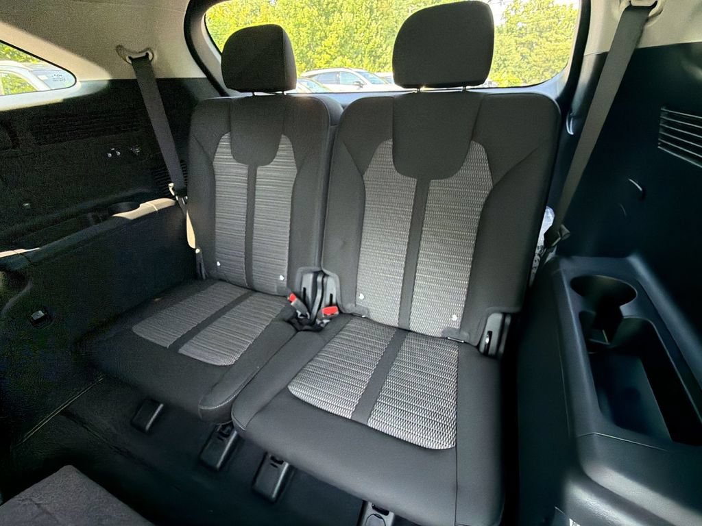 New 2026 Kia Sorento LX FWD image 28