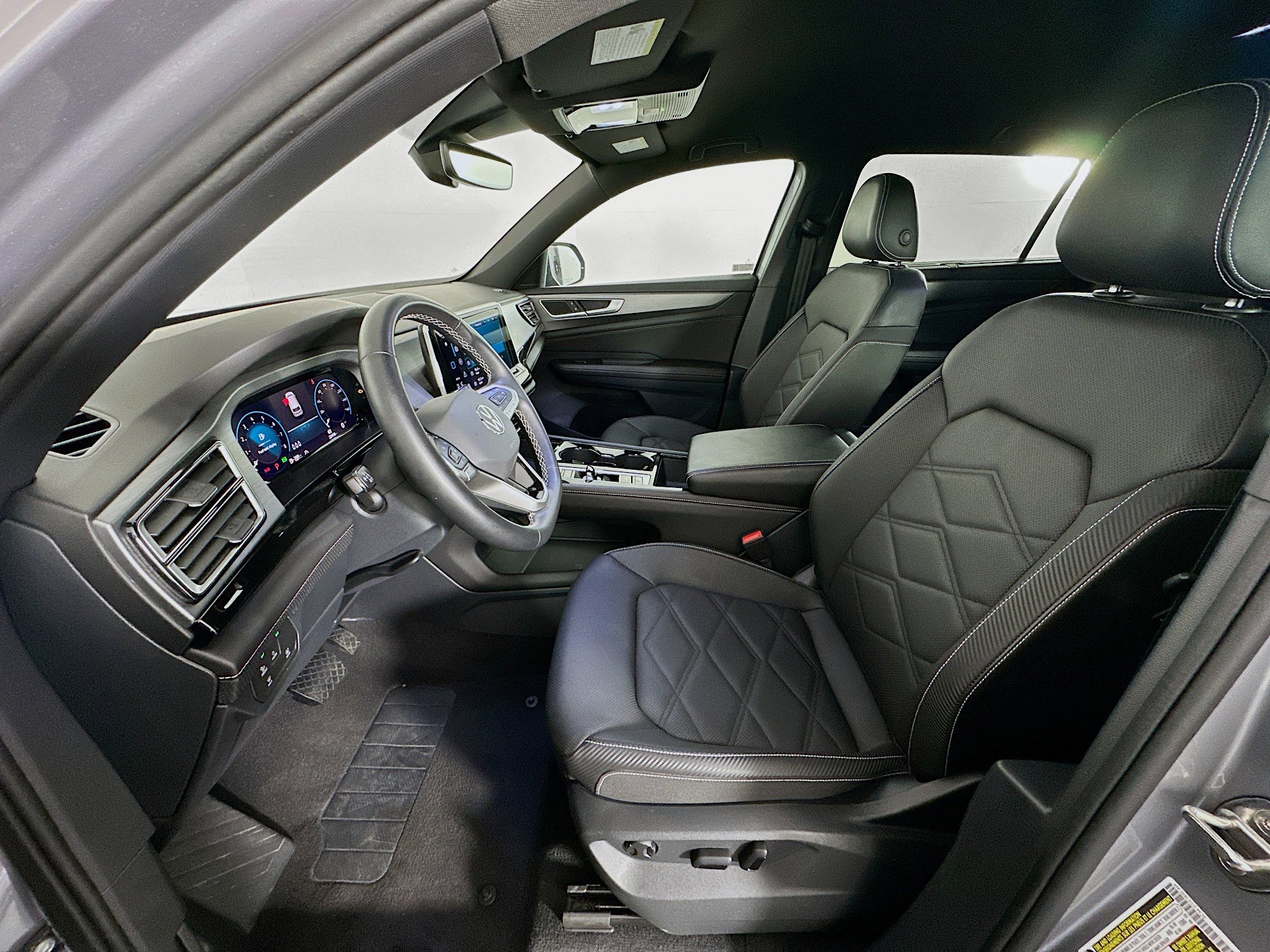 Used 2025 Volkswagen Atlas Cross Sport SE image 13