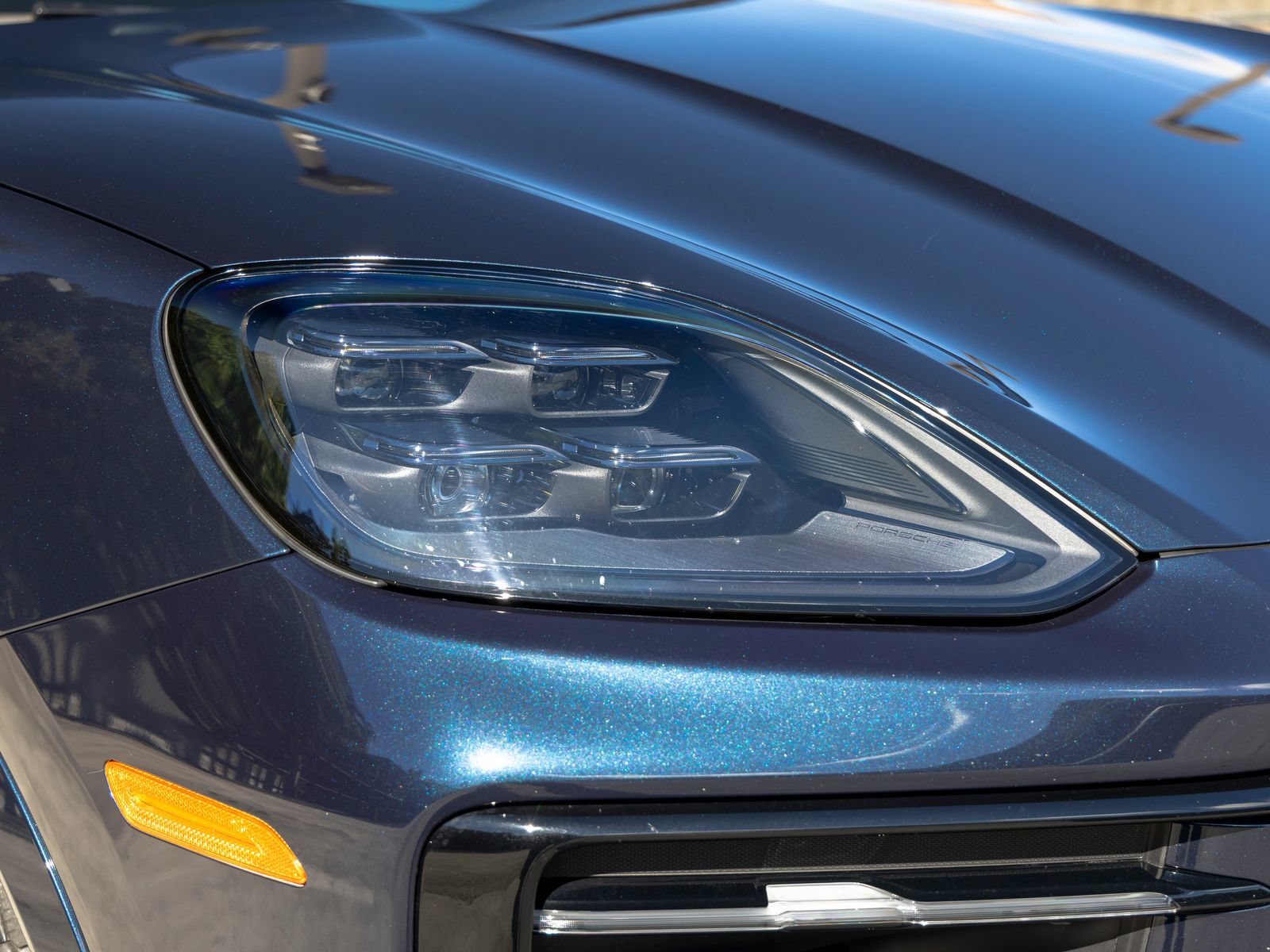 Certified 2025 Porsche Cayenne AWD/4WD image 15