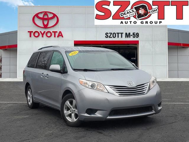 Used 2015 Toyota Sienna LE FWD image 1