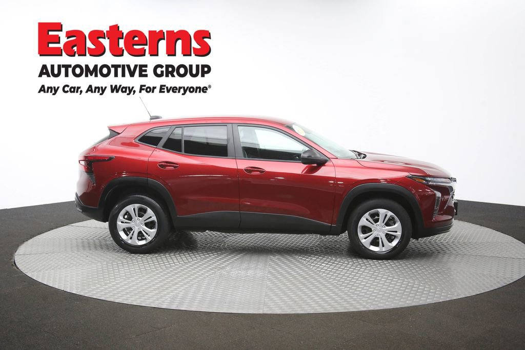 Used 2024 Chevrolet Trax LS FWD image 45