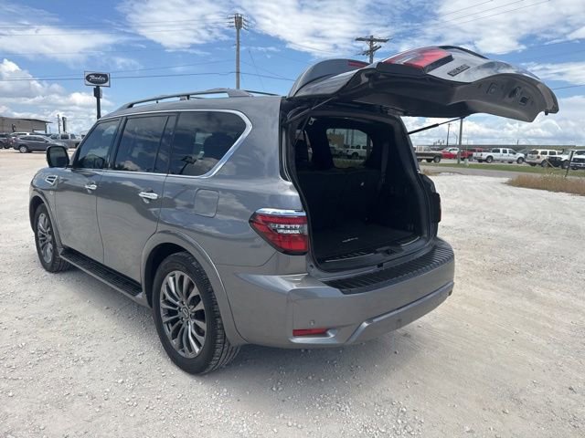 Used 2022 Nissan Armada Platinum w/ Captain's Chairs Package RWD image 4