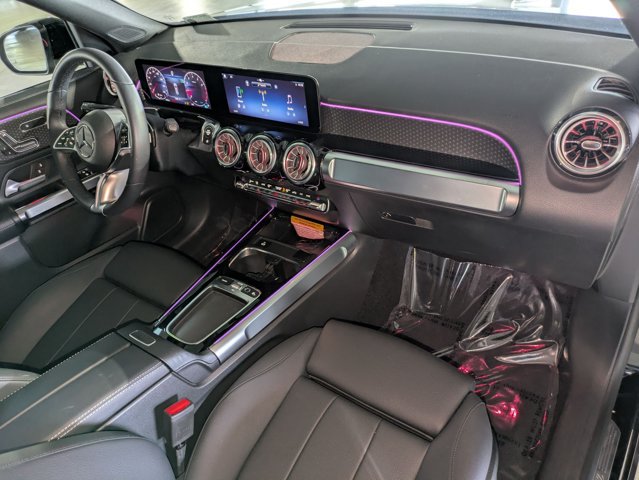 Used 2025 Mercedes-Benz GLB 250 image 23