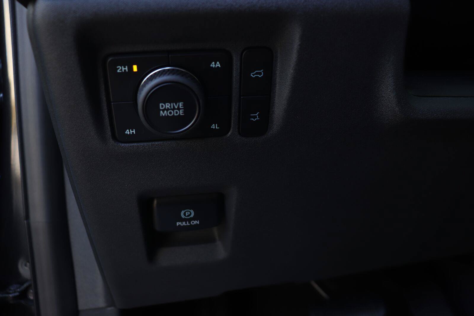 Used 2025 Ford Expedition King Ranch AWD/4WD image 30