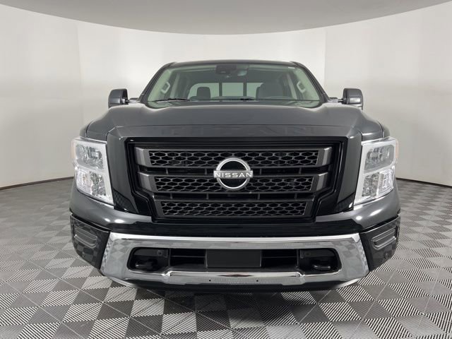 Used 2024 Nissan Titan SV w/ SV Convenience Package image 3