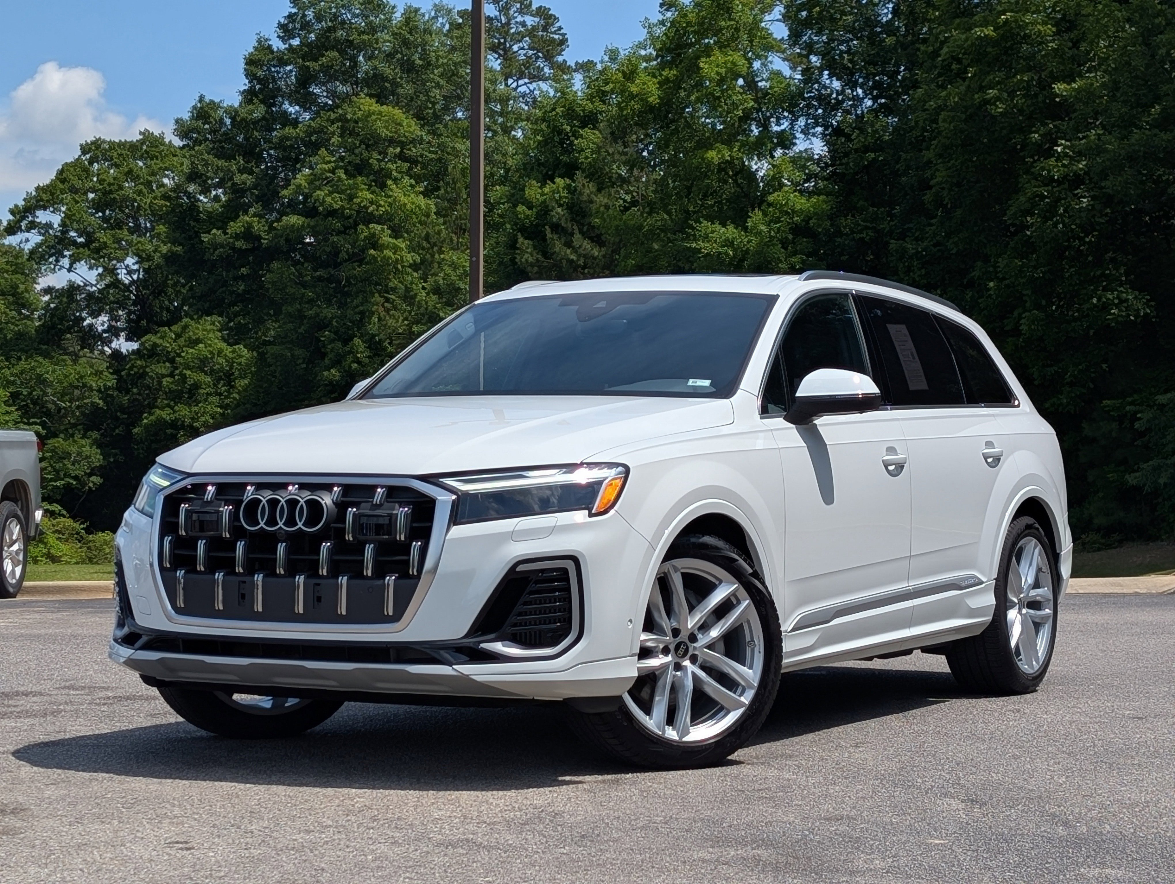 Used 2025 Audi Q7 3.0T Premium Plus w/ Premium Plus Package AWD/4WD image 4