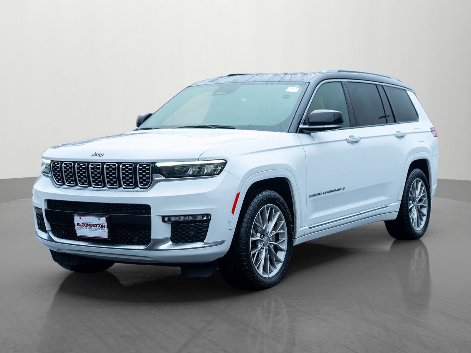 Used 2022 Jeep Grand Cherokee L Summit w/ Luxury Tech Group V image 3