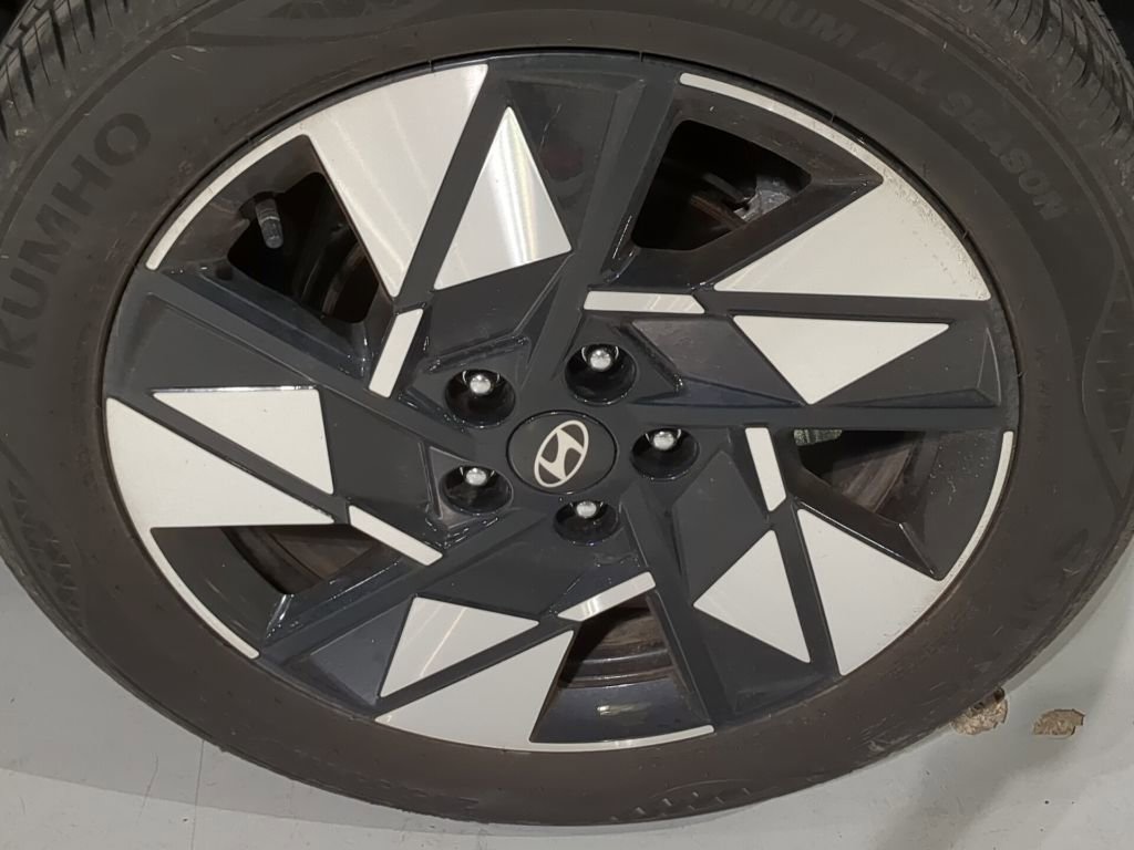 Used 2025 Hyundai Kona SEL image 14