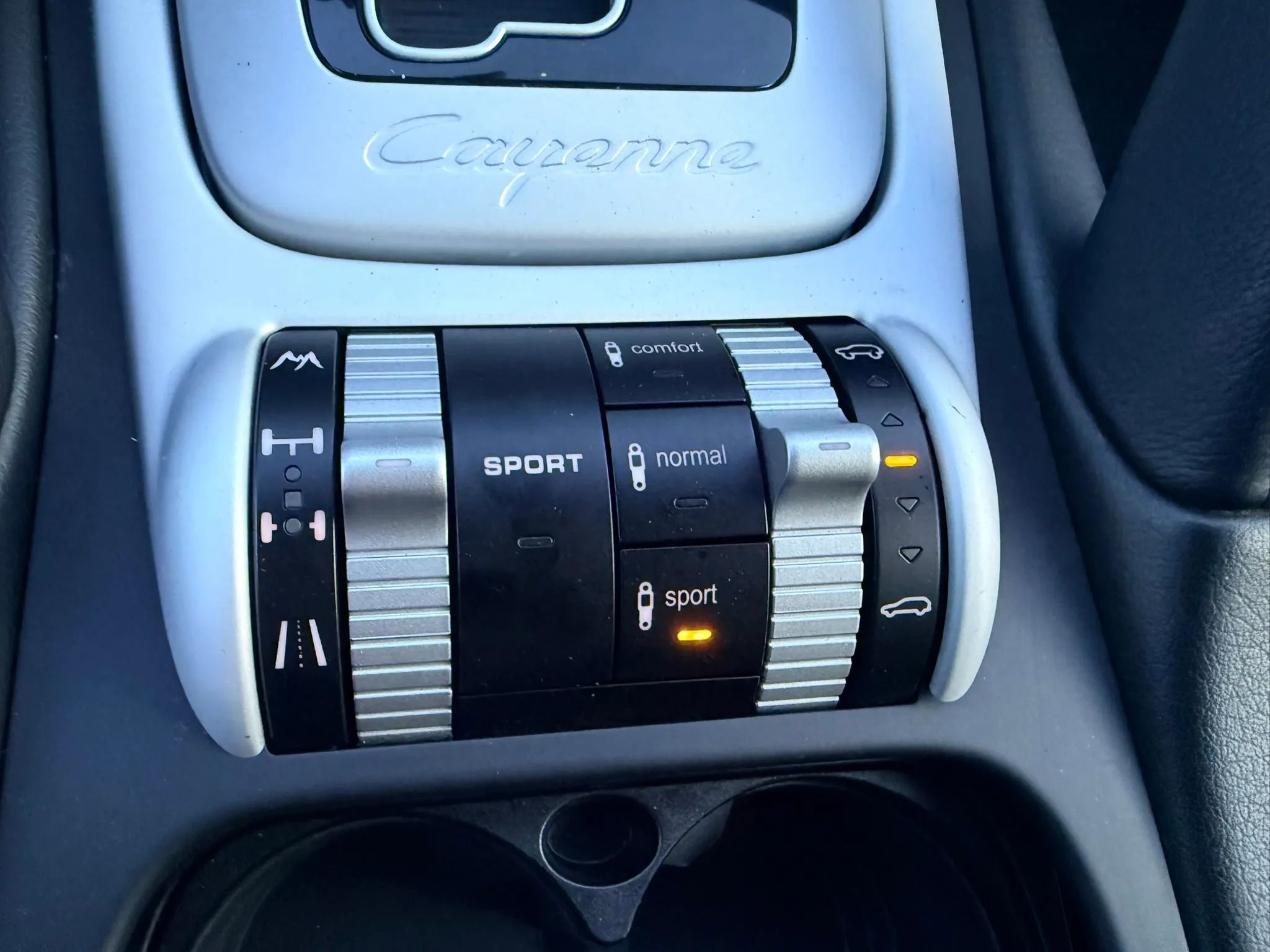 Used 2010 Porsche Cayenne GTS AWD/4WD image 11
