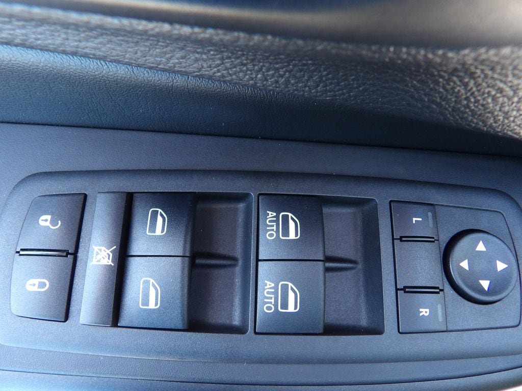 Used 2022 Jeep Cherokee Trailhawk w/ Sun, Sound & Nav Group AWD/4WD image 12