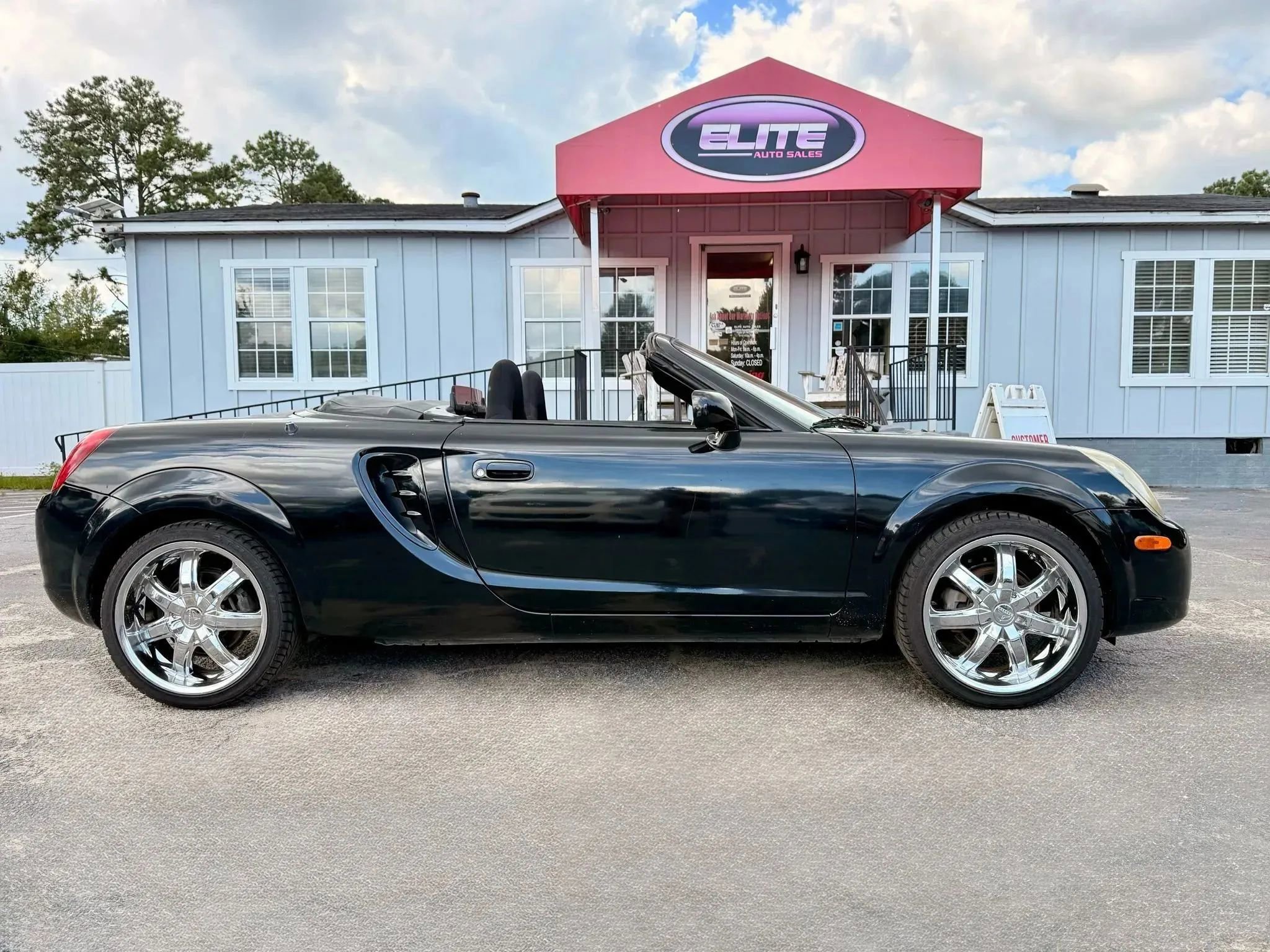 Used 2003 Toyota MR2 image 26