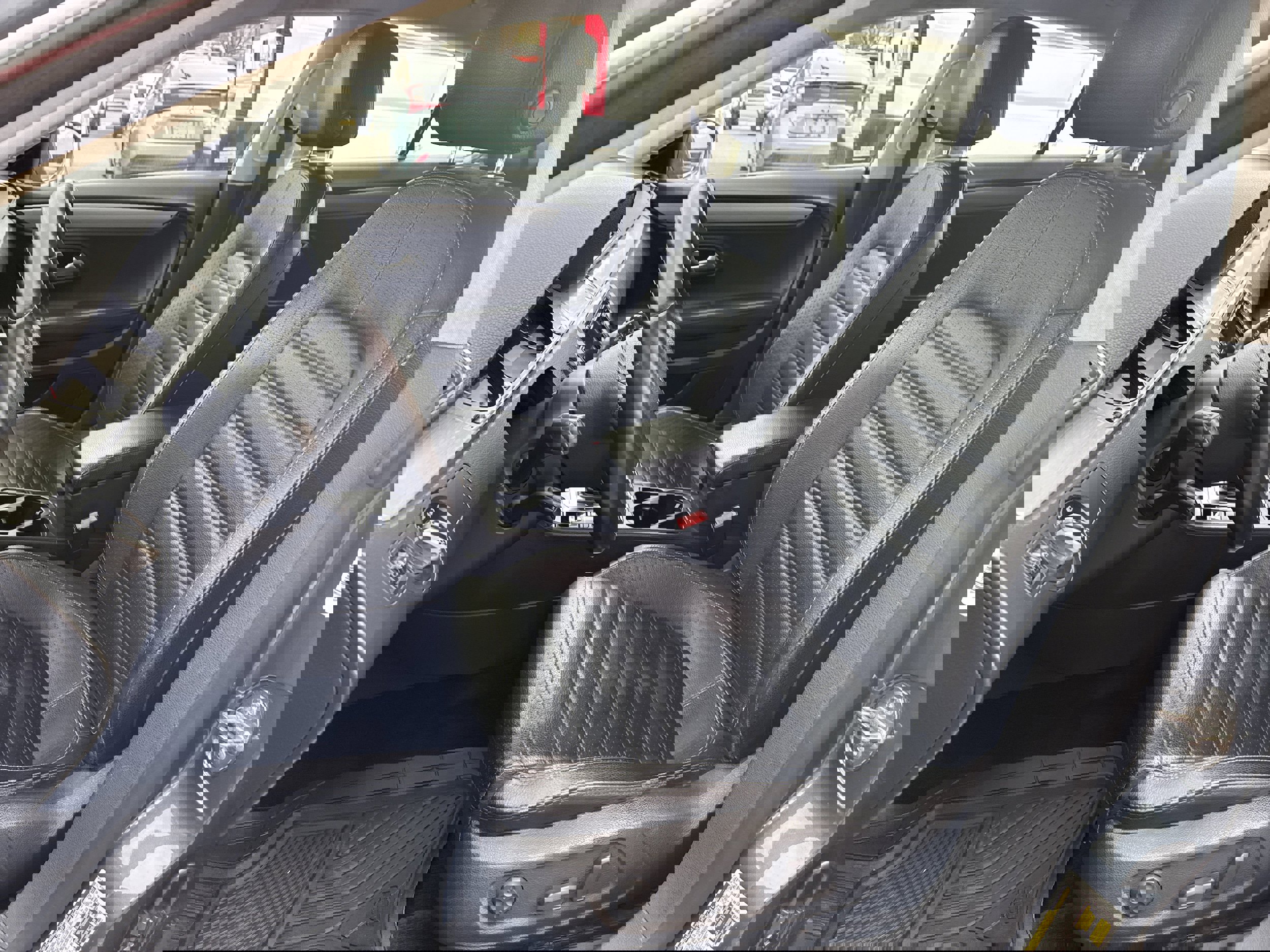 Used 2013 Volkswagen CC Sport image 10