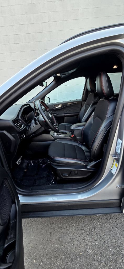 Used 2023 Ford Escape ST-Line Select AWD/4WD image 12