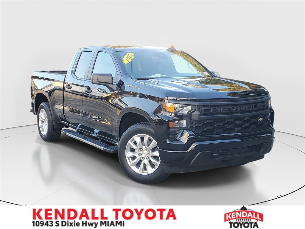 Used 2025 Chevrolet Silverado 1500 Custom image 1