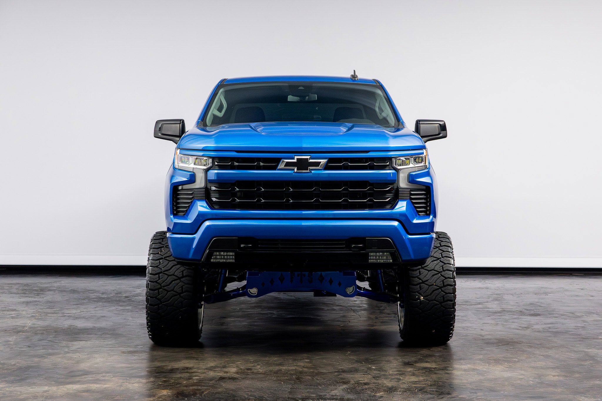 Used 2023 Chevrolet Silverado 1500 RST AWD/4WD image 2